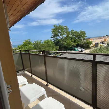 Globus Золотые Пески